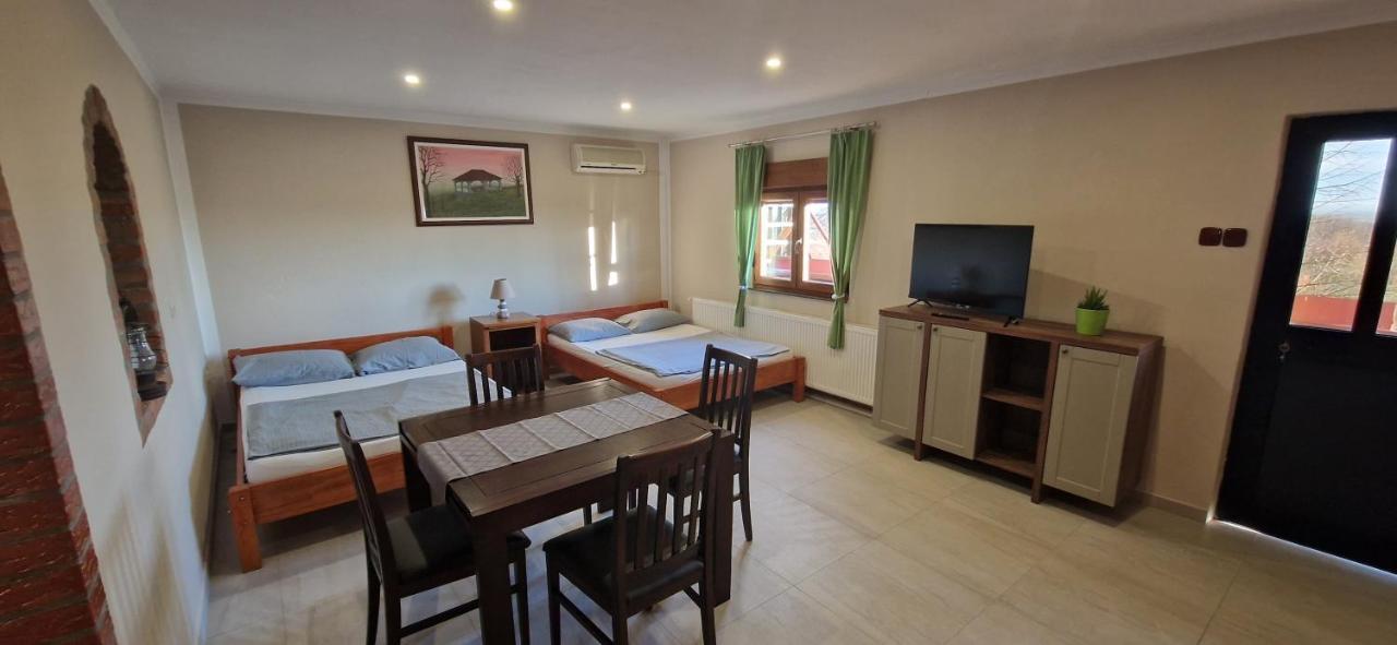 Guest House Blazevic Gornja Gracenica エクステリア 写真
